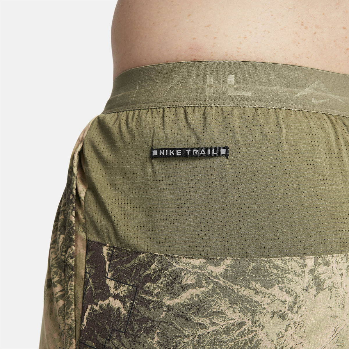 Nike Dri-FIT Trail Stride 7in Pantaloncini Medium Olive/Black