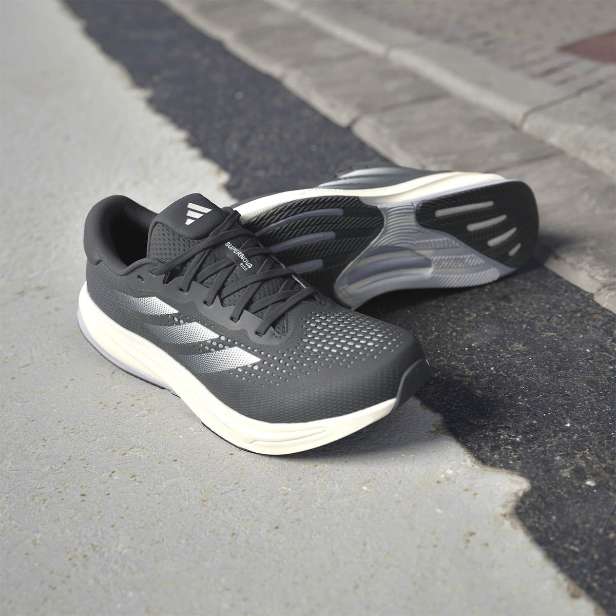adidas Supernova Rise Wide Core Black/Cloud White/Carbon