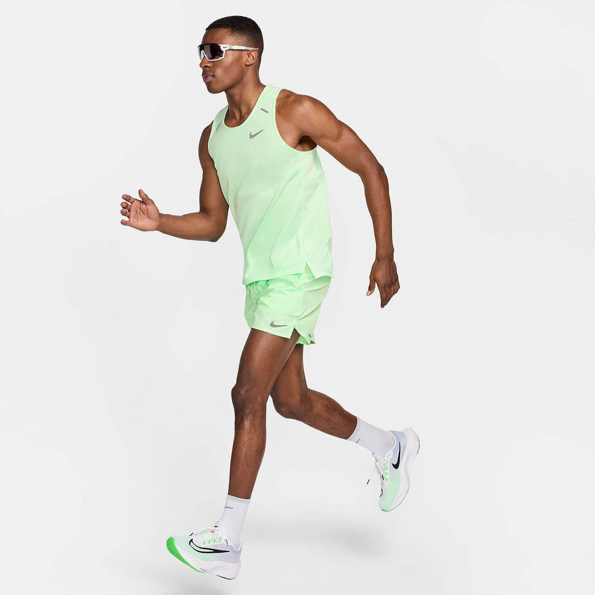 Nike Dri-FIT Stride 7in Pantaloncini Vapor Green/Reflective Silver